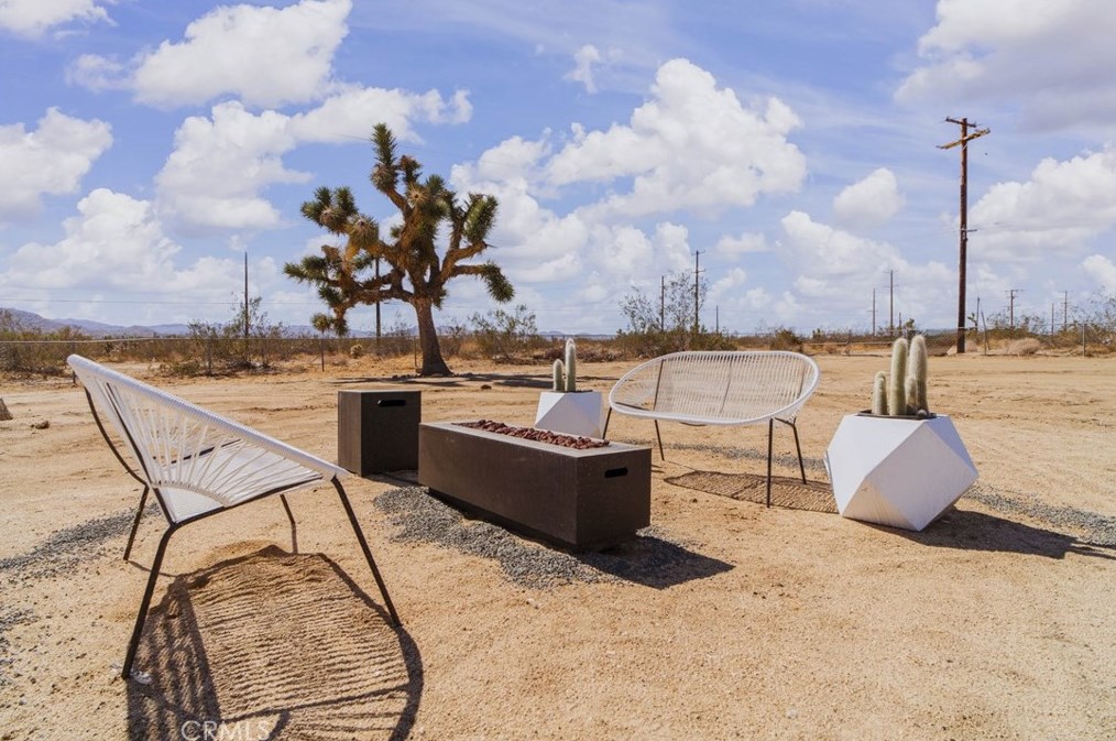 6462 Marvin Dr, Yucca Valley CA  92284-5732 exterior