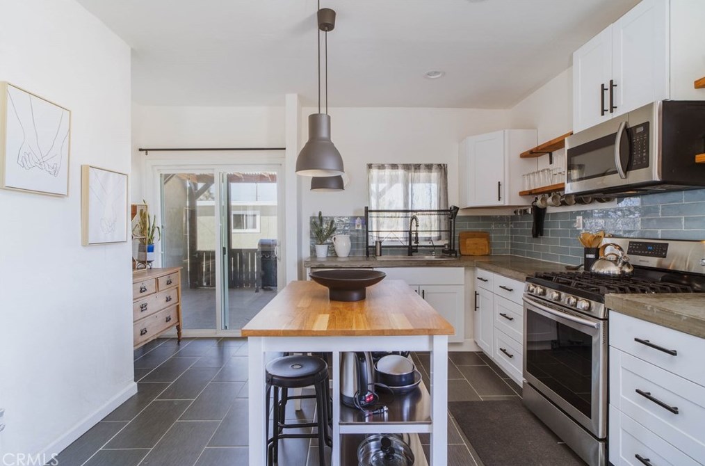 6462 Marvin Dr, Yucca Valley CA  92284-5732 exterior