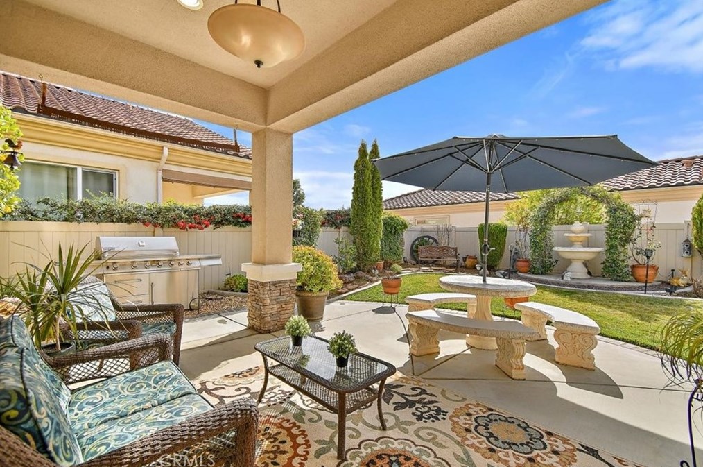 825 Sherwood Ct, Beaumont CA  92223-8556 exterior