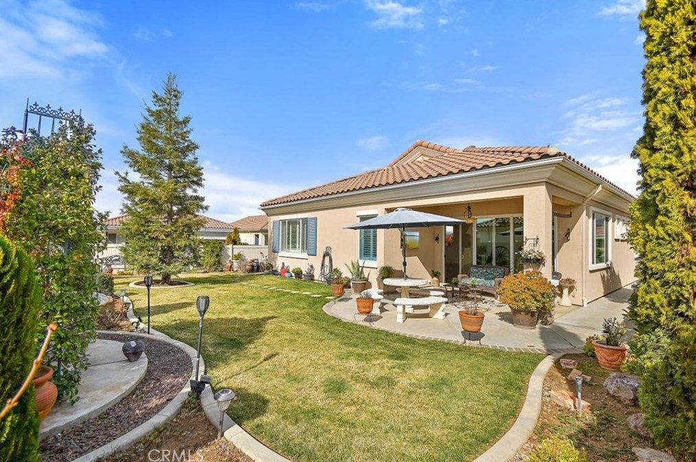 825 Sherwood Ct, Beaumont CA  92223-8556 exterior