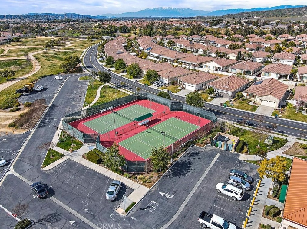 825 Sherwood Ct, Beaumont CA  92223-8556 exterior