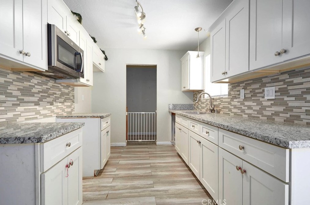 9048 Mesa Rd, Lucerne Valley CA  92356 exterior