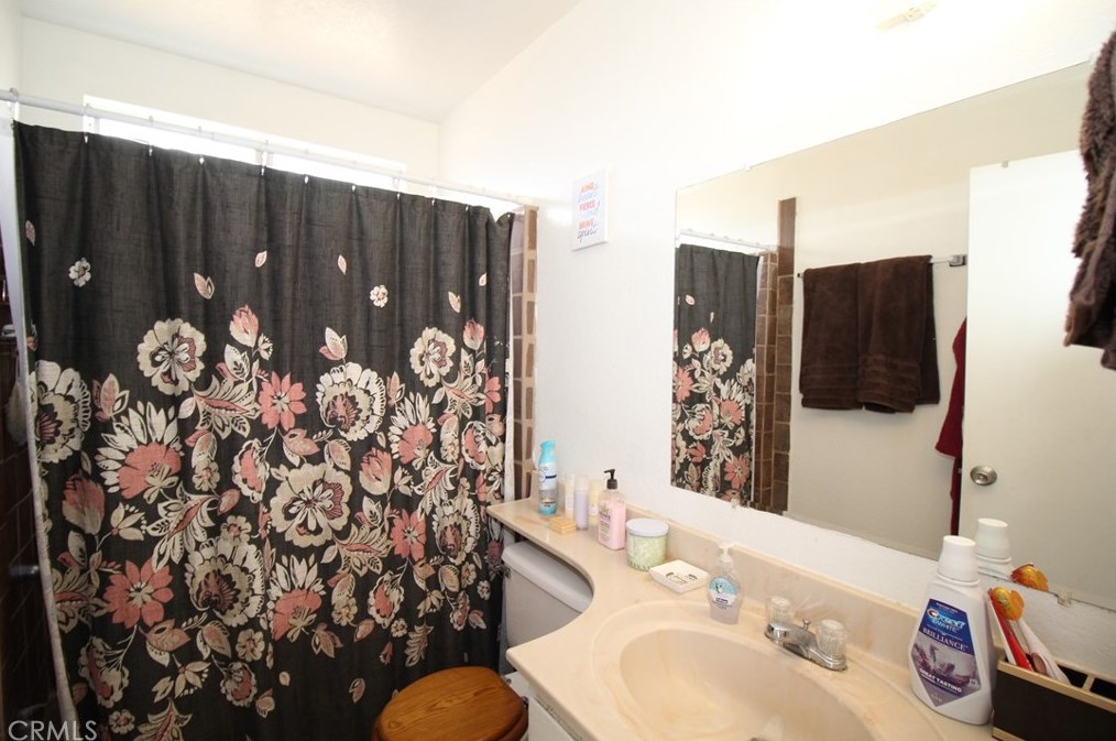 15876 Ute Rd, Apple Valley CA  92307-3122 exterior