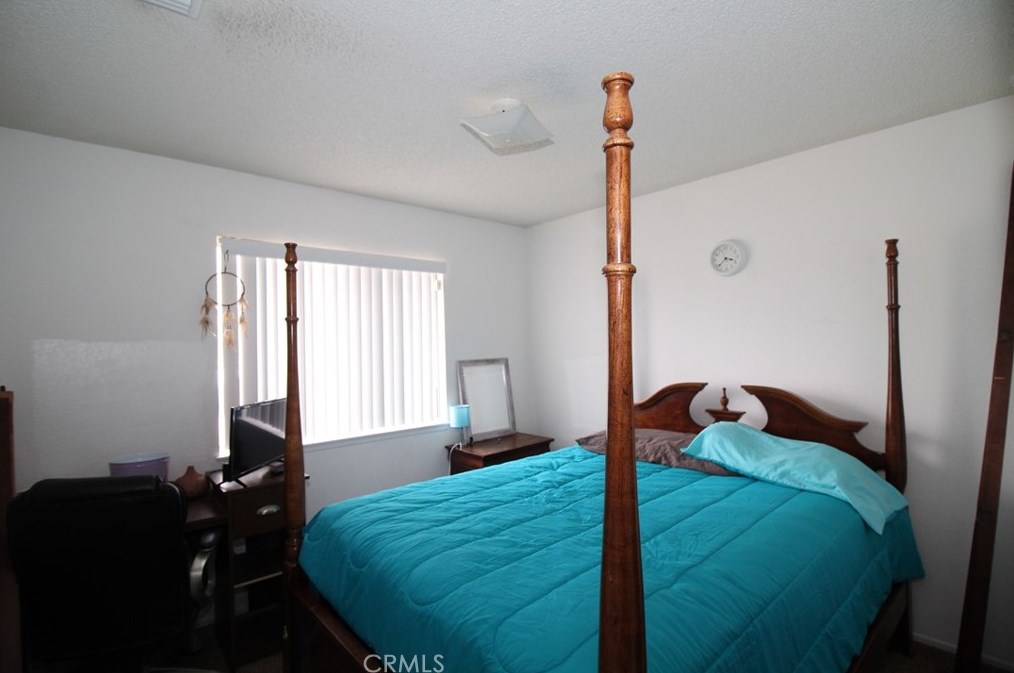 15876 Ute Rd, Apple Valley CA  92307-3122 exterior