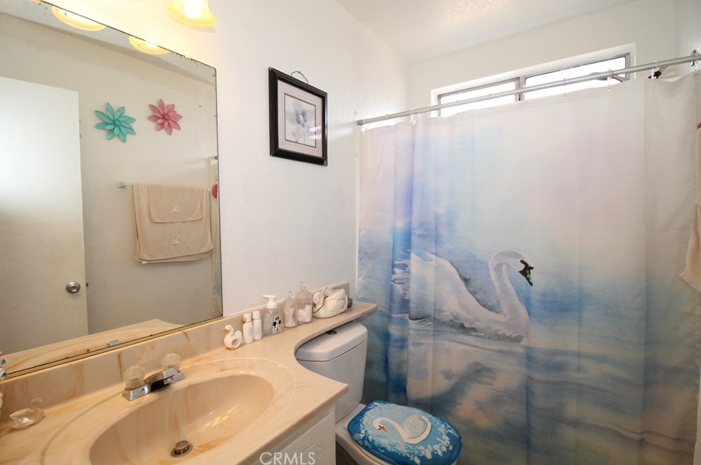 15876 Ute Rd, Apple Valley CA  92307-3122 exterior