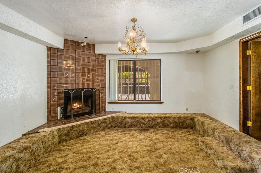 18547 Danbury Ave, Hesperia CA  92345-7170 exterior