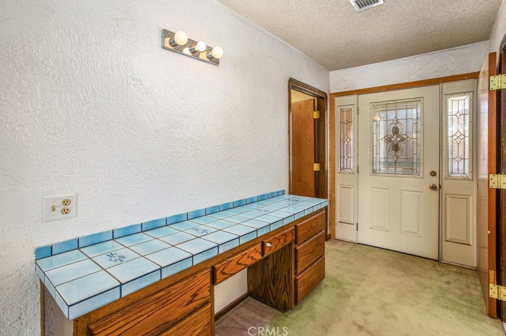 18547 Danbury Ave, Hesperia CA  92345-7170 exterior