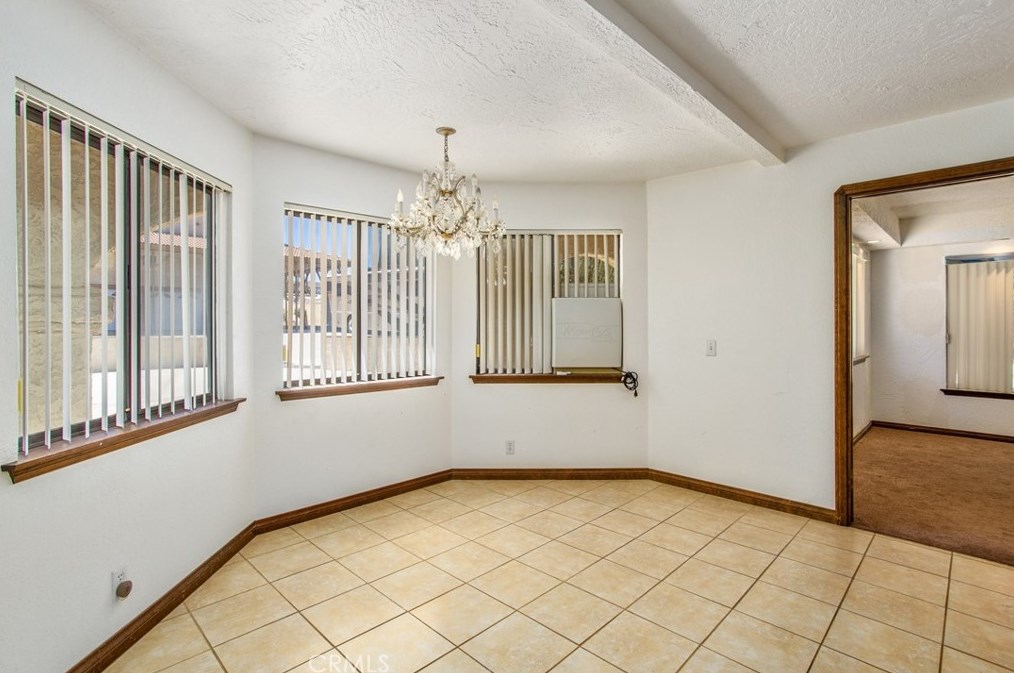 18547 Danbury Ave, Hesperia CA  92345-7170 exterior