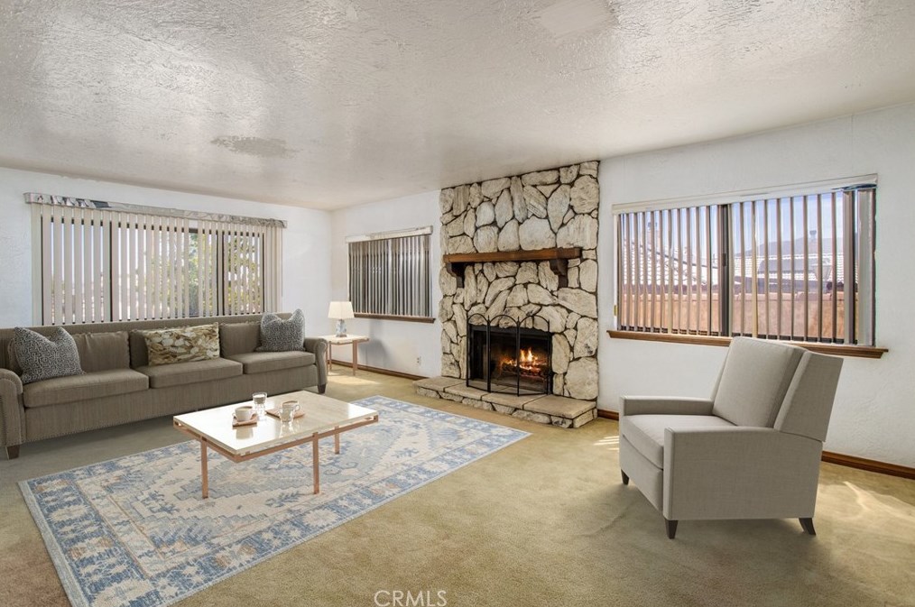 18547 Danbury Ave, Hesperia CA  92345-7170 exterior