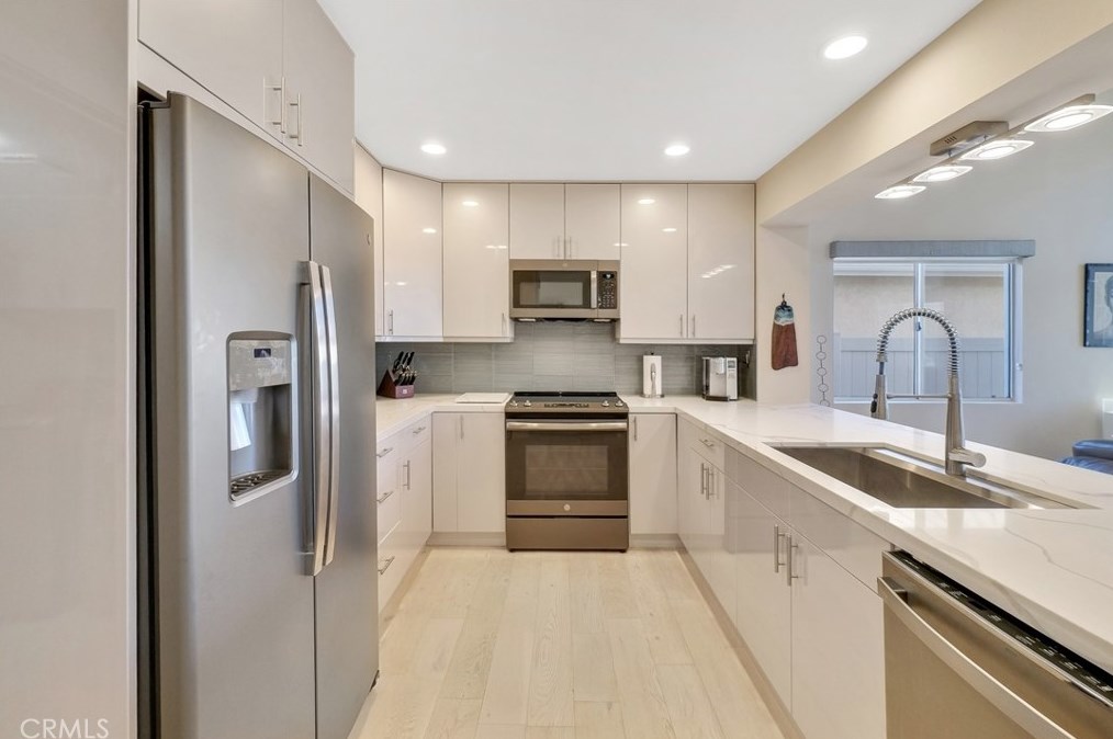 1218 Bel Air Ct, Banning CA  92220-6402 exterior