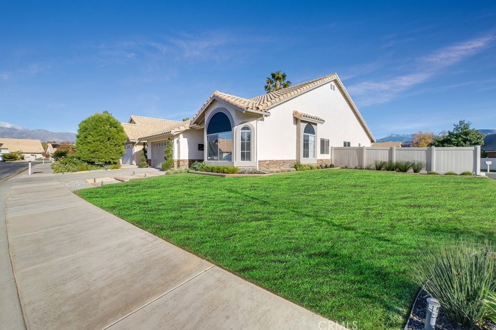 1218 Bel Air Ct, Banning CA  92220-6402 exterior