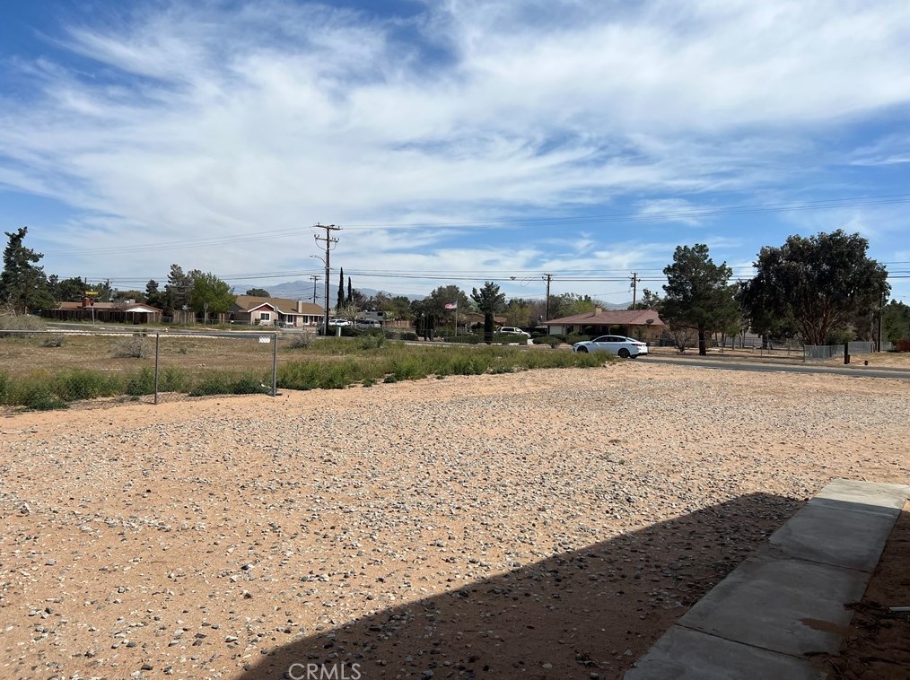 20716 Yucca Loma Rd, Apple Valley CA  92307-5743 exterior