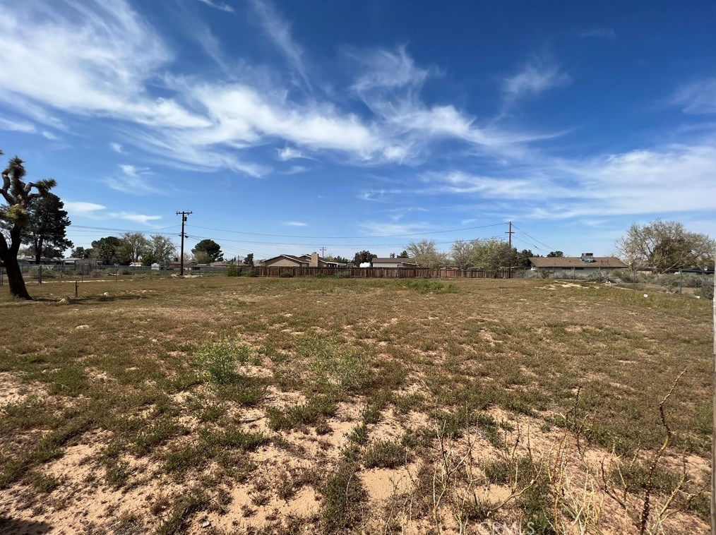 20716 Yucca Loma Rd, Apple Valley CA  92307-5743 exterior