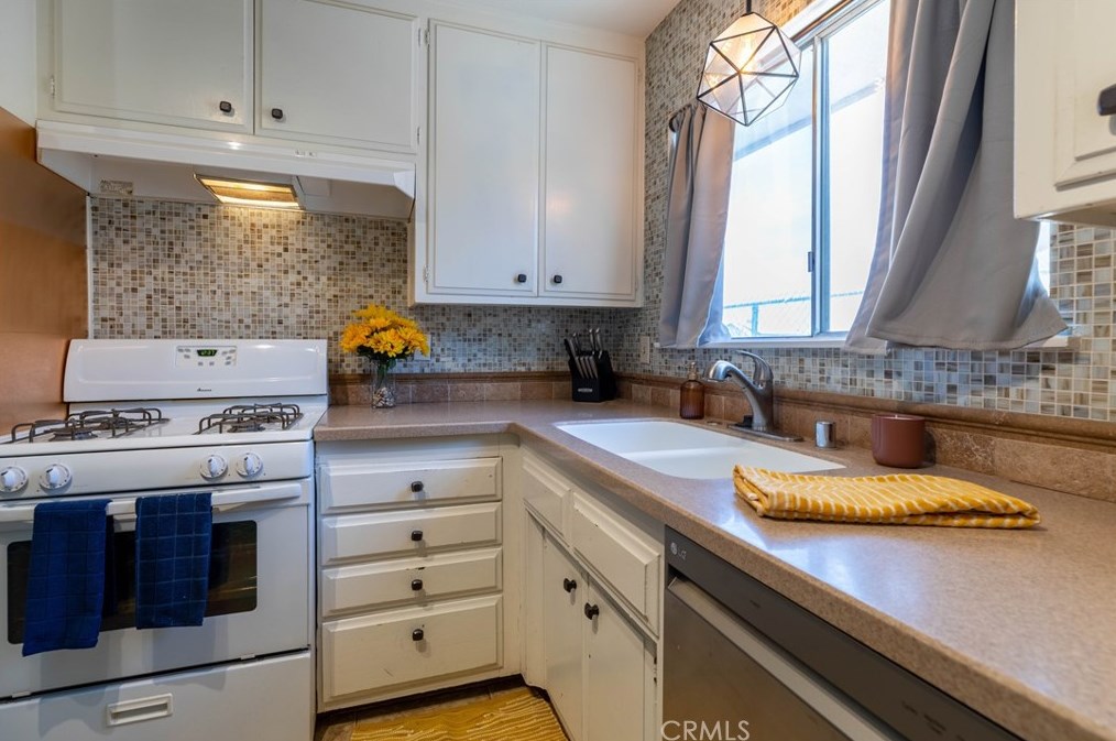 1412 De Anza St, Barstow CA  92311-5529 exterior