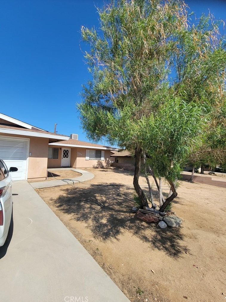 7606 Borrego Trl, Yucca Valley CA  92284-3226 exterior