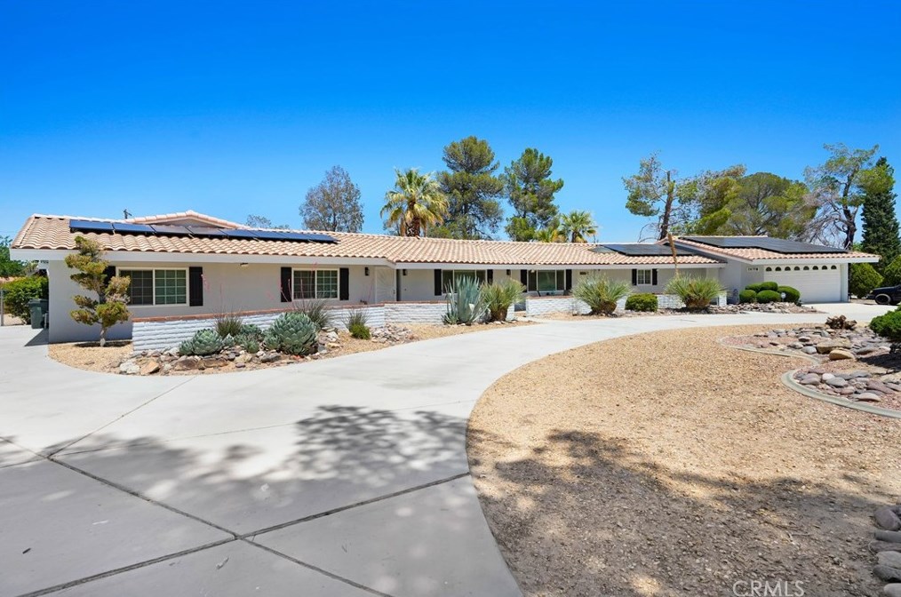 14770 Tigertail Rd, Apple Valley CA  92307-5249 exterior