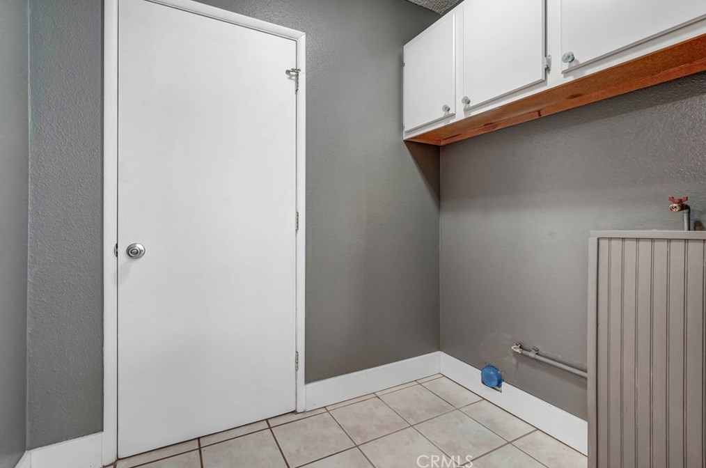 14770 Tigertail Rd, Apple Valley CA  92307-5249 exterior