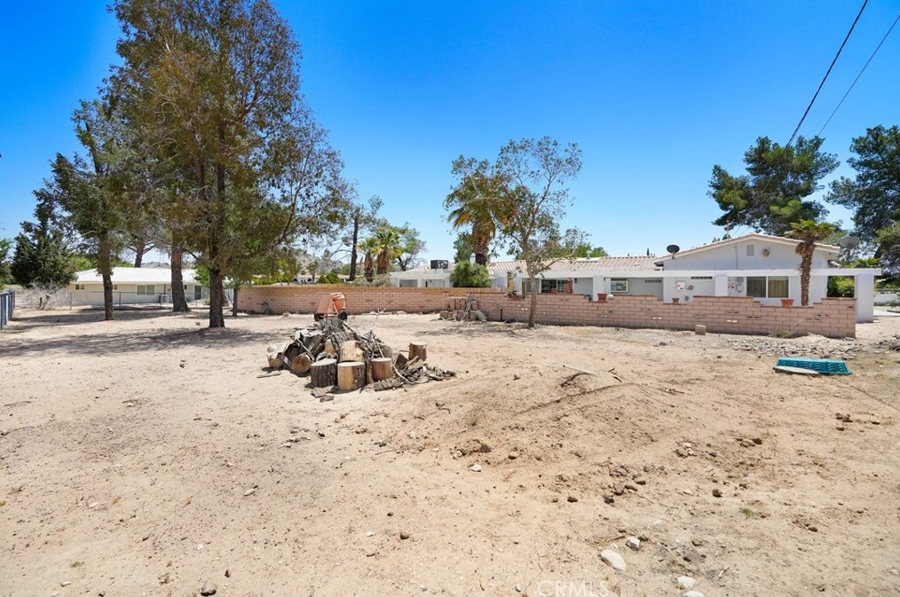 14770 Tigertail Rd, Apple Valley CA  92307-5249 exterior