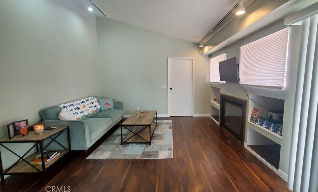 14770 Tigertail Rd, Apple Valley CA  92307-5249 exterior