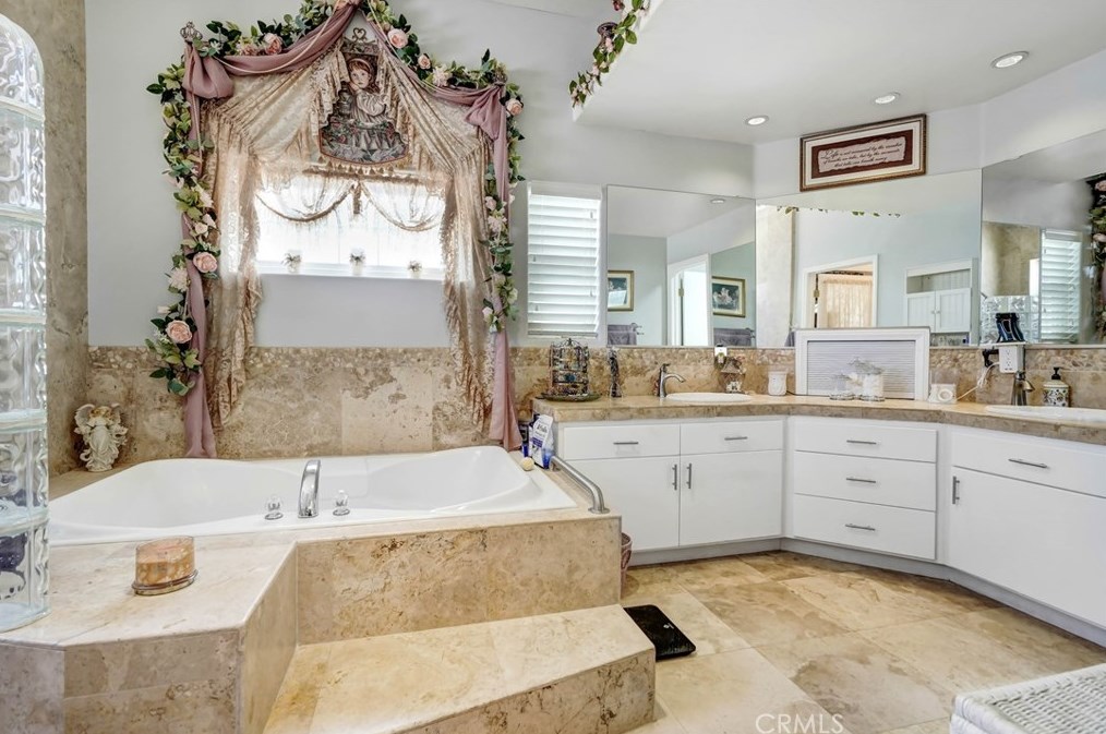 14770 Tigertail Rd, Apple Valley CA  92307-5249 exterior