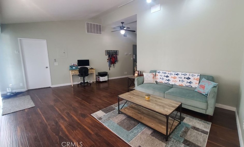 14770 Tigertail Rd, Apple Valley CA  92307-5249 exterior