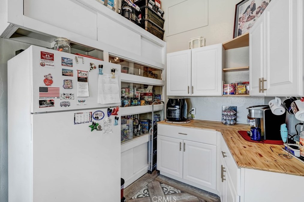 14770 Tigertail Rd, Apple Valley CA  92307-5249 exterior