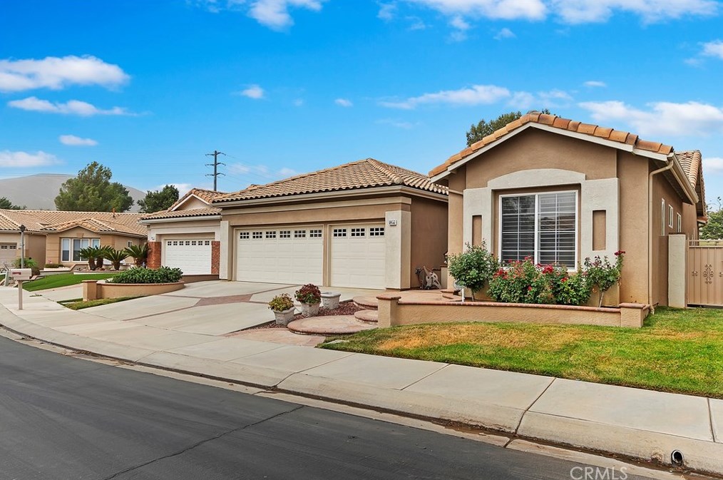 1391 Sea Pines Dr, Banning CA  92220-7103 exterior