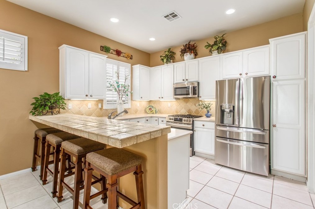 6253 Ponte Verde Cir, Banning CA  92220-7532 exterior