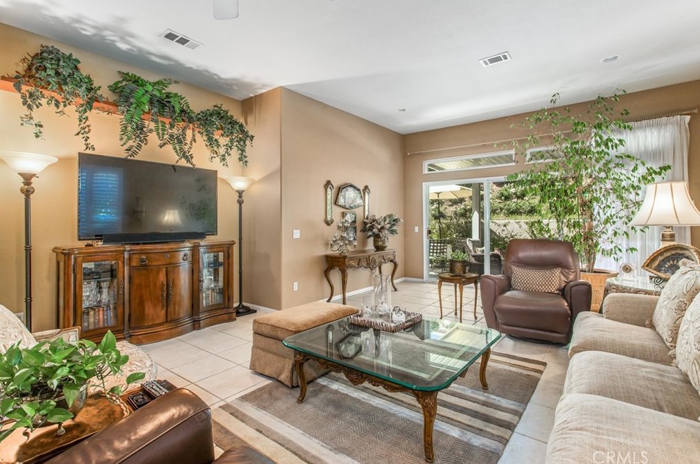 6253 Ponte Verde Cir, Banning CA  92220-7532 exterior