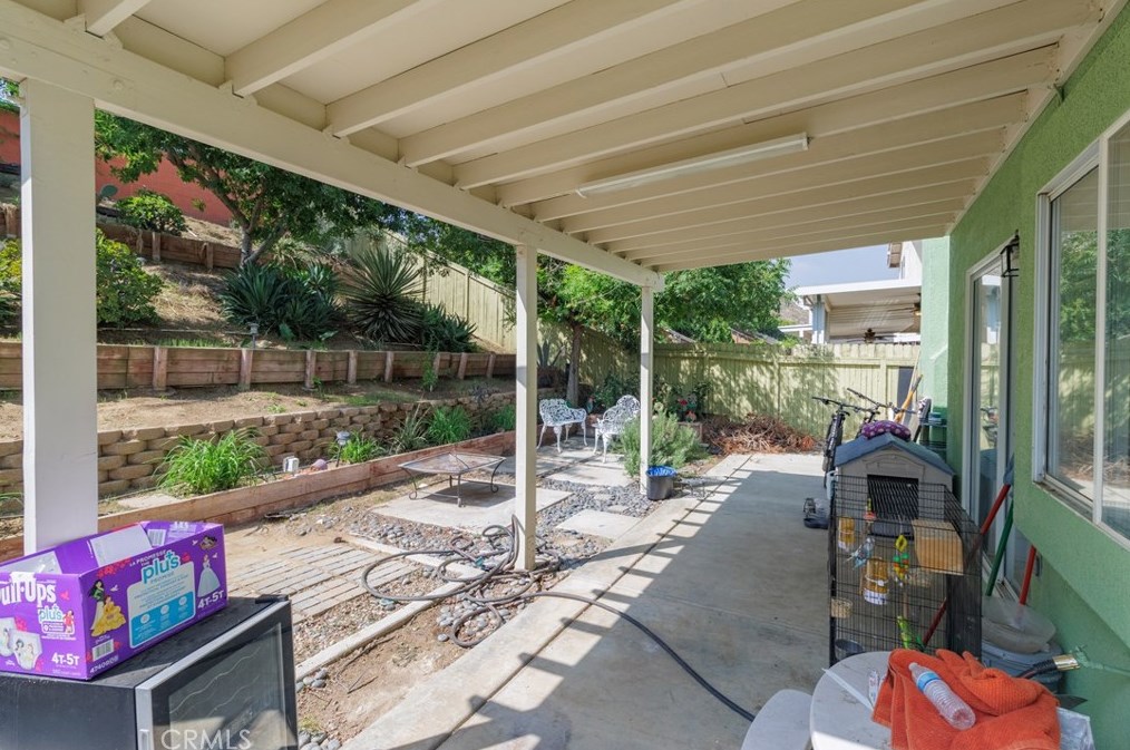 15481 Tobarra Rd, Fontana CA  92337-9059 exterior