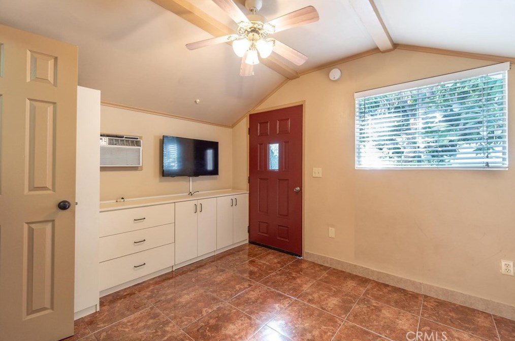 915 Orange Grv Ave, Colton CA  92324-2638 exterior