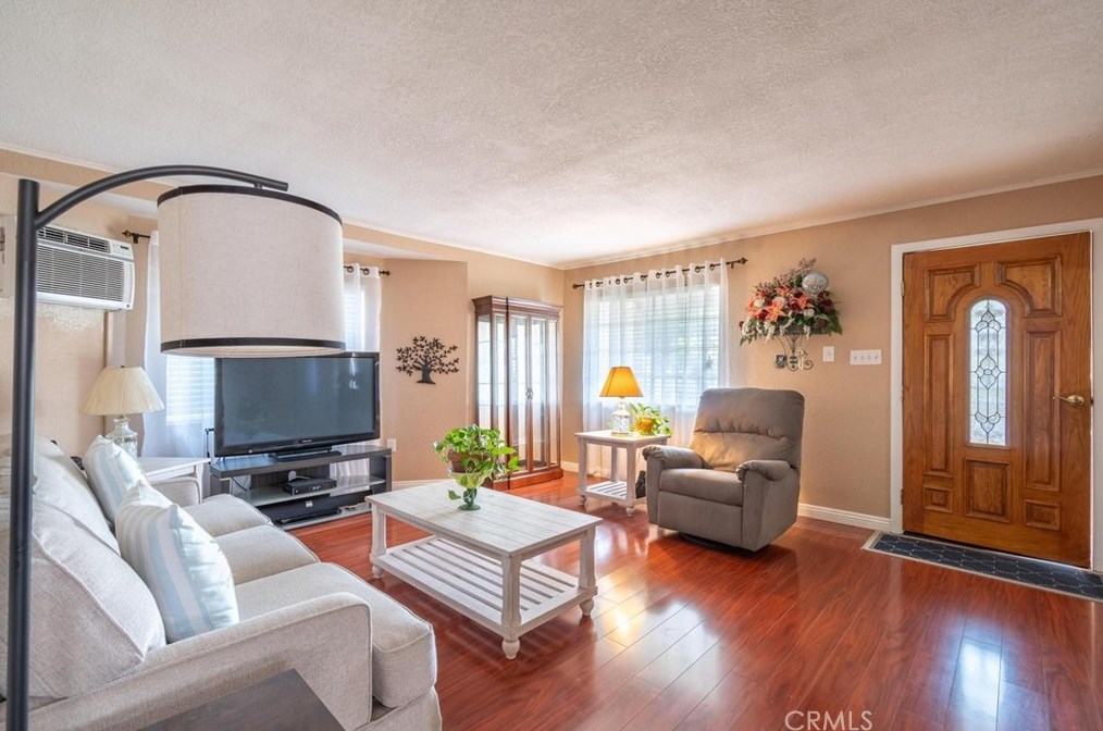 915 Orange Grv Ave, Colton CA  92324-2638 exterior