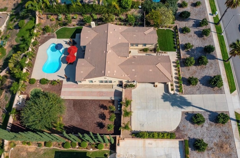 1739 6th Ave, Redlands CA  92374-6475 exterior