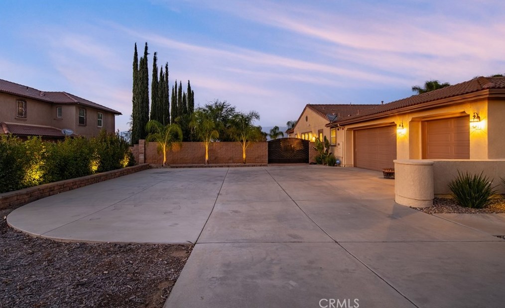 1739 6th Ave, Redlands CA  92374-6475 exterior