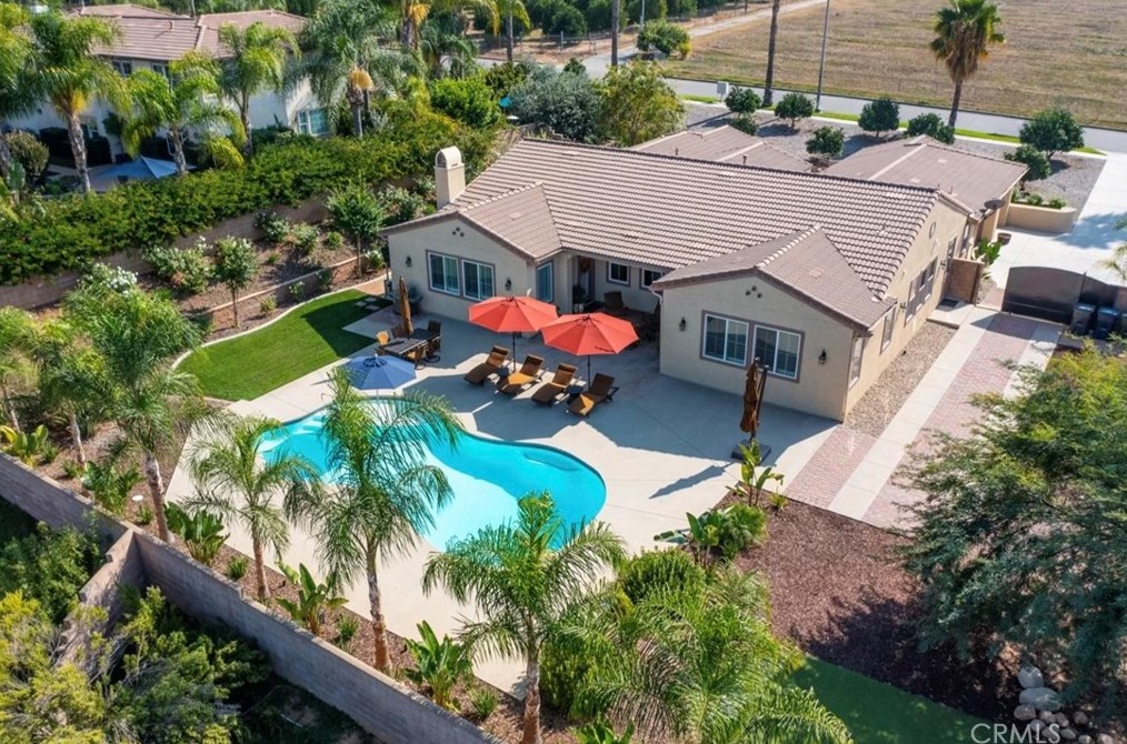 1739 6th Ave, Redlands CA  92374-6475 exterior