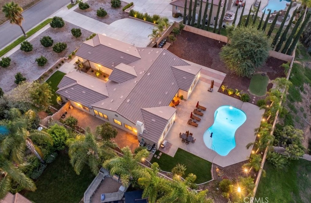 1739 6th Ave, Redlands CA  92374-6475 exterior