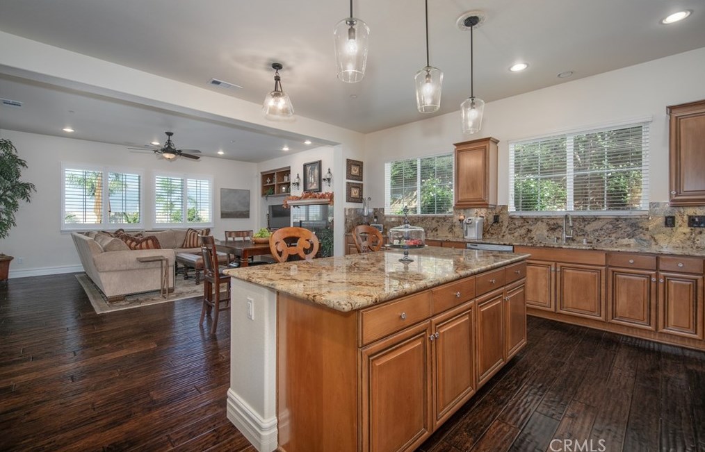 1739 6th Ave, Redlands CA  92374-6475 exterior