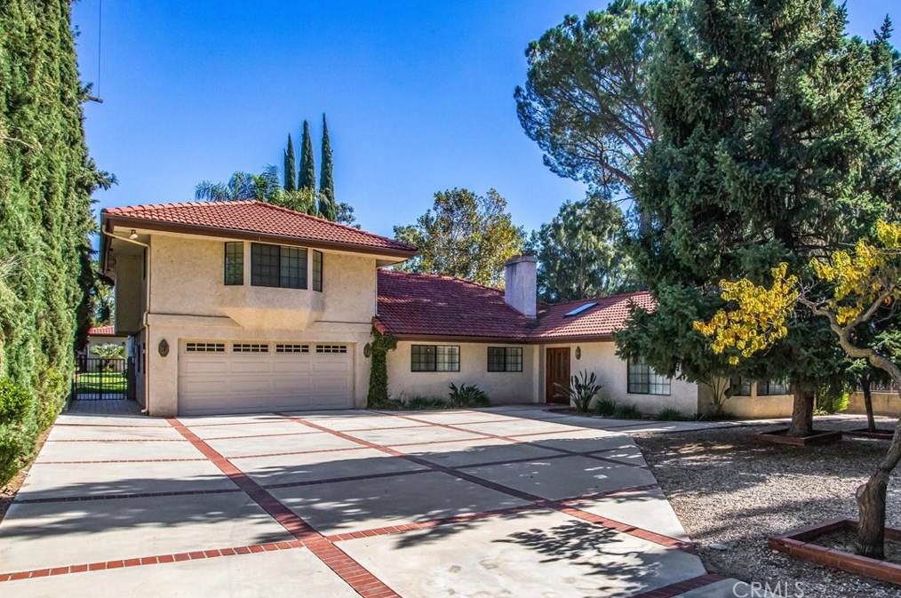 10410 Live Oak Ave, Beaumont CA  92223-4414 exterior