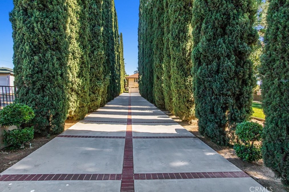 10410 Live Oak Ave, Beaumont CA  92223-4414 exterior