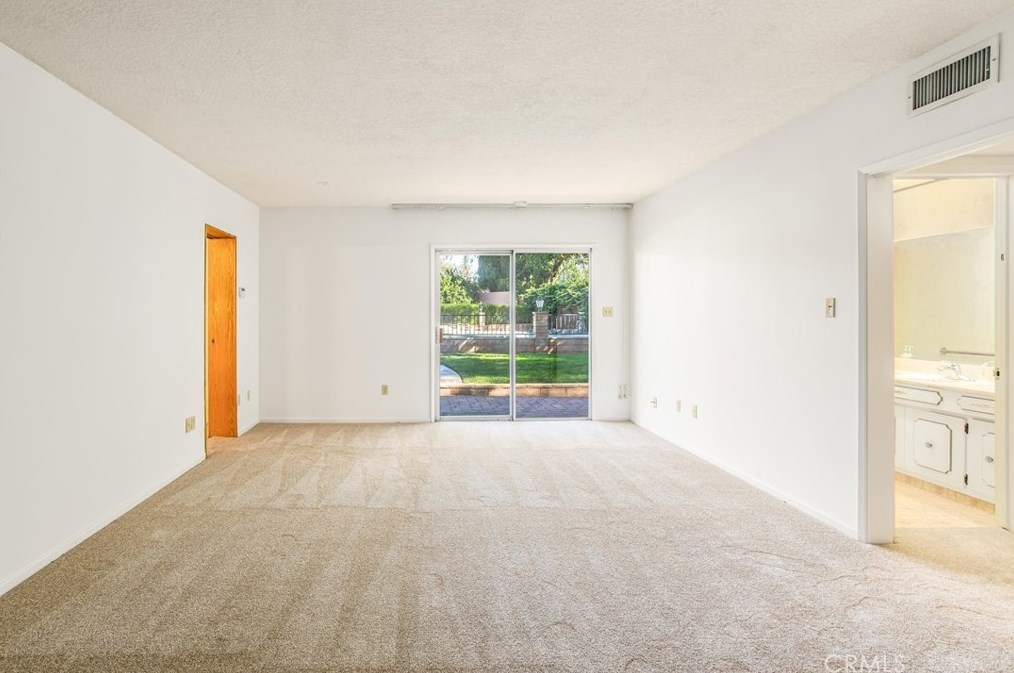 10410 Live Oak Ave, Beaumont CA  92223-4414 exterior