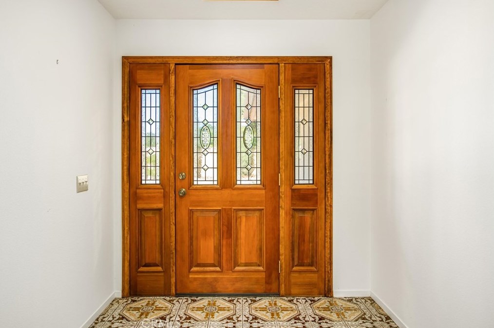 10410 Live Oak Ave, Beaumont CA  92223-4414 exterior