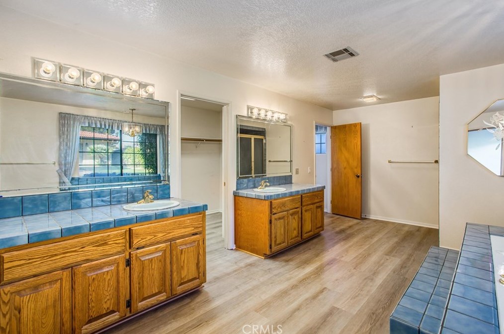 10410 Live Oak Ave, Beaumont CA  92223-4414 exterior