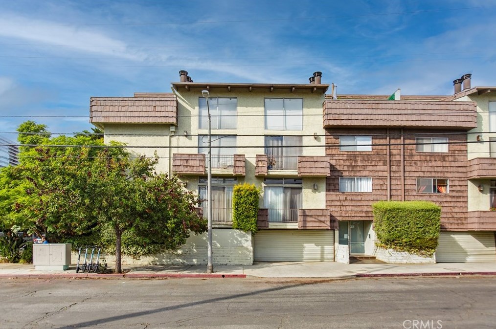 11625 Texas Ave, Los Angeles CA  90025-3923 exterior