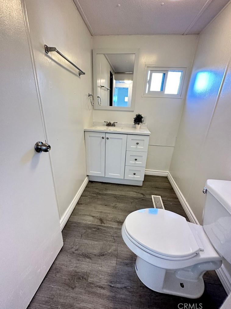 23456 Ottawa Rd, Apple Valley CA  92308-5431 exterior