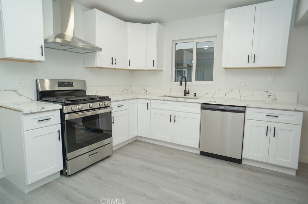 235 60 St, Los Angeles CA  90001-1120 exterior