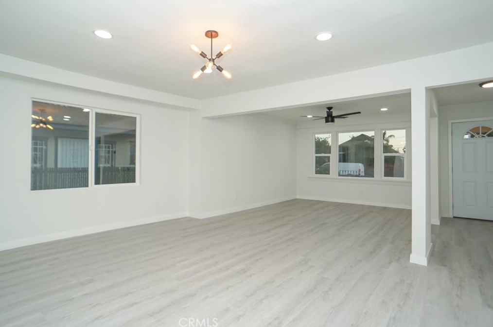 235 60 St, Los Angeles CA  90001-1120 exterior