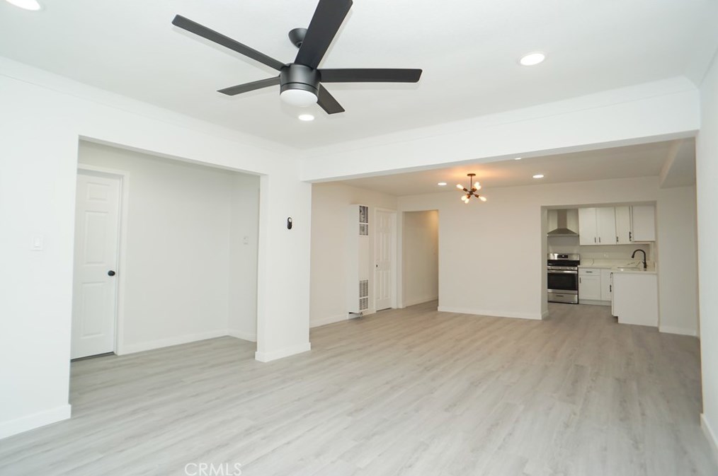 235 60 St, Los Angeles CA  90001-1120 exterior