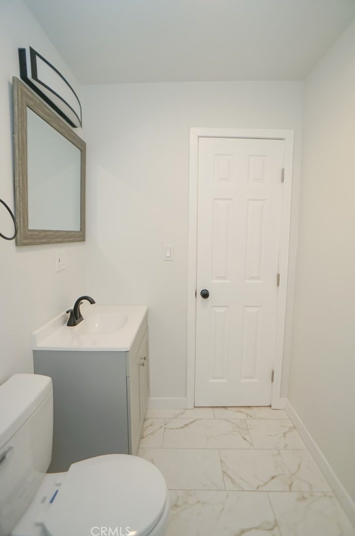 235 60 St, Los Angeles CA  90001-1120 exterior