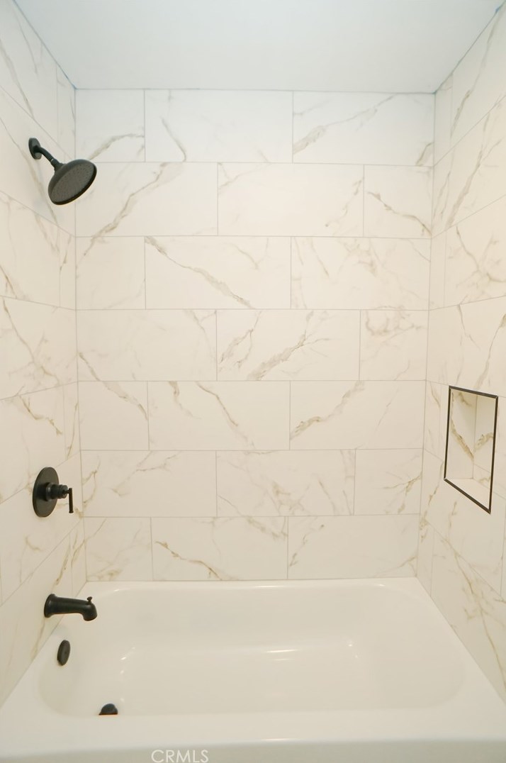 235 60 St, Los Angeles CA  90001-1120 exterior