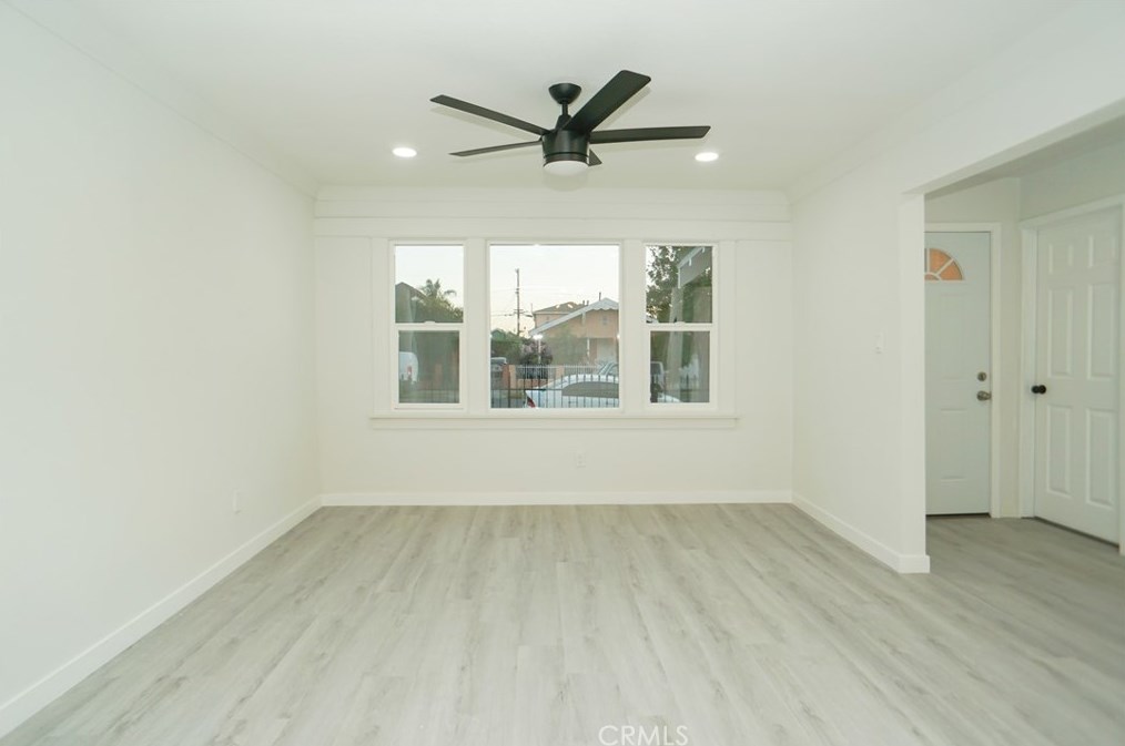 235 60 St, Los Angeles CA  90001-1120 exterior